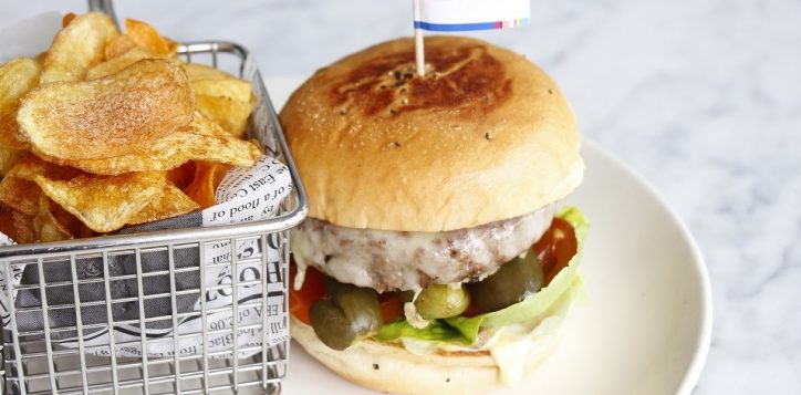 swissotel_the_stamford_the_stamford_brasserie_impossible_burger-2