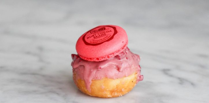 swissotel_the_stamford_the_stamford_brasserie_ruby_chocolate_doughnut-2