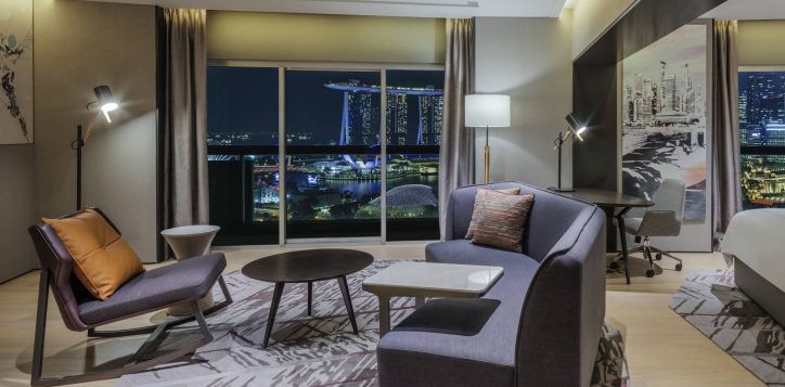 swissotel-the-stamford-hotel-harbour-view-suite-1554029-2