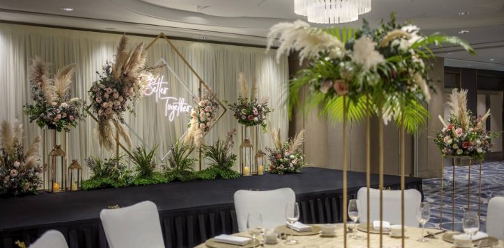 raffles-city-convention-wedding-atrium-rustic-tabl-2