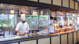 asian-market-cafes-halal-certified-buffet-line-returns