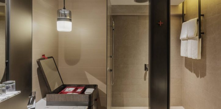 swiss-prestige-marina-bay_bathroom-2