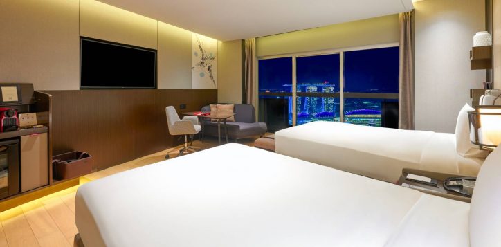 exec-prestige-marina-bay_twin_night-2
