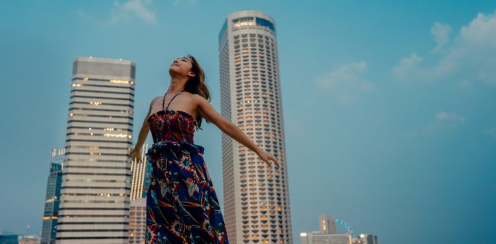 singapore-pullman-singapore-hill-street-city-view-woman-2023-01-2-2