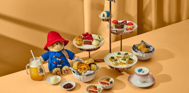 paddington-groupshot-with-high-tea-stand-kv-landscape-2